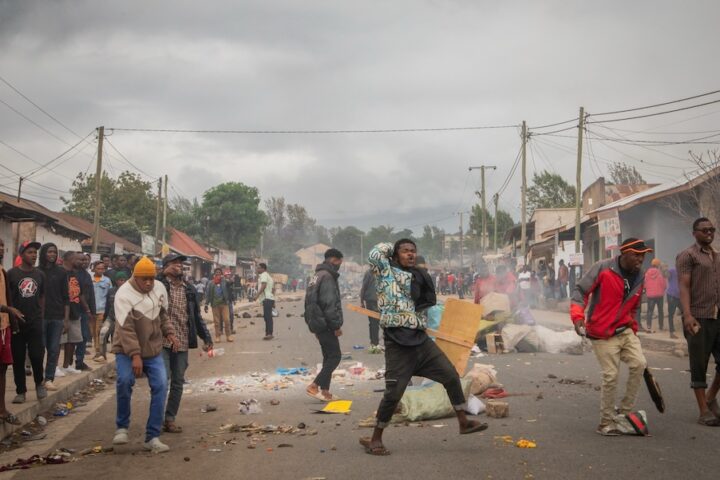 Arrestato in Tanzania il vicesegretario dell'opposizione Amani Golugwa durante le proteste antigovernative