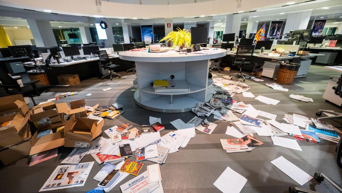 Attacco pro-Palestina alla sede de 'La Stampa': Meloni condanna la violenza