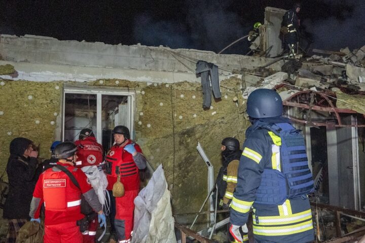 Attacco russo su Kharkiv: quattro morti e diciassette feriti domenica sera