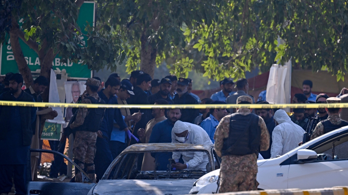 Attentato suicida all'esterno del tribunale di Islamabad: 12 morti e 21 feriti