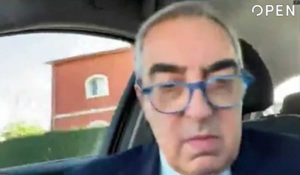 Barbara Floridia richiama Gasparri: «Si metta la cintura durante la videoconferenza»