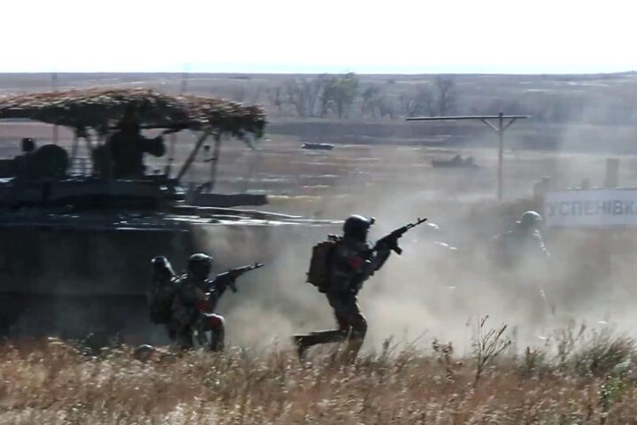 Battaglia in corso a Pokrovsk: Kiev denuncia propaganda russa sulla resa delle forze ucraine