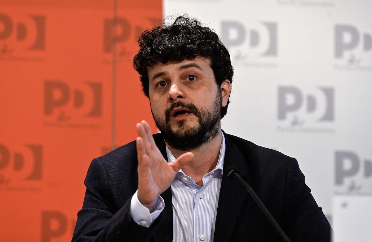 Benifei (Pd): «Inaccettabile l'asse Ppe e estrema destra, von der Leyen chiarisca o blocchiamo il bilancio Ue»