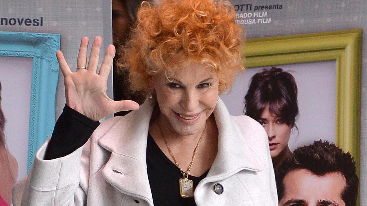 Camera ardente per Ornella Vanoni al Piccolo Teatro Grassi: Milano rende omaggio alla artista