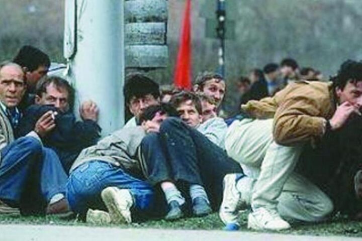 Cecchini italiani a Sarajevo: indagini su “turisti assassini” e pagamenti per colpire civili