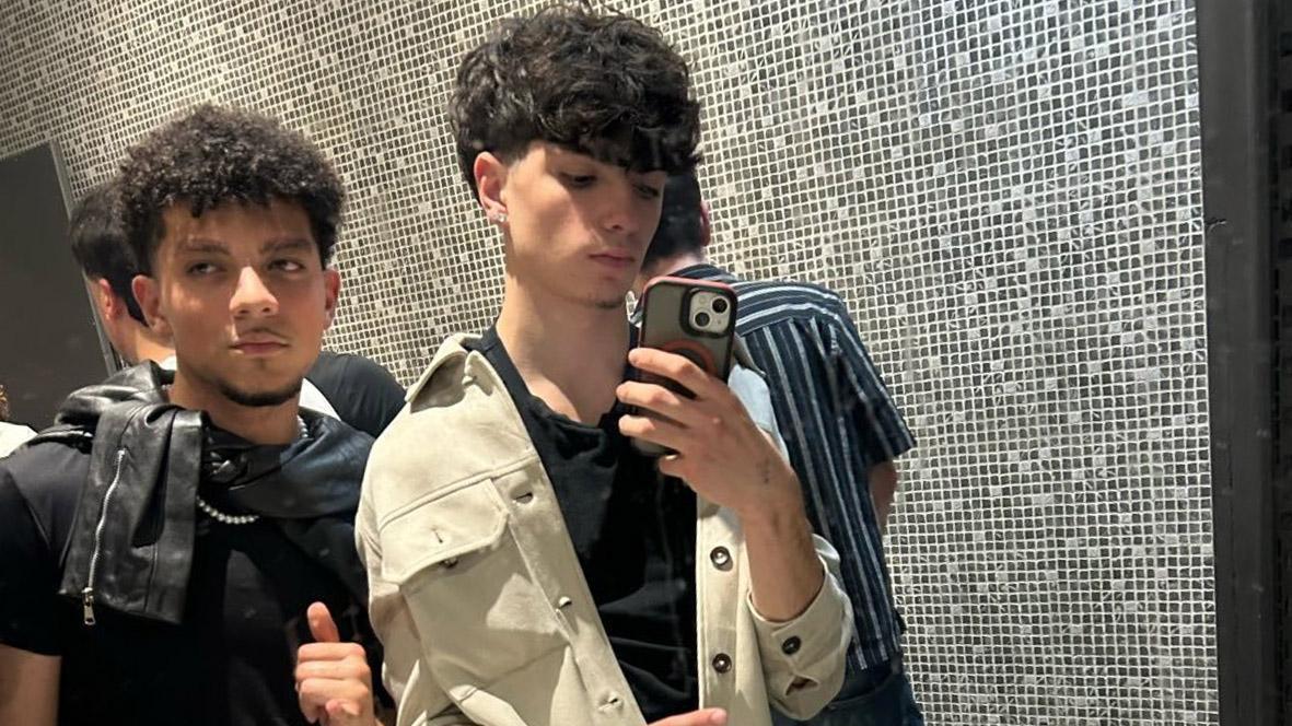 Cinque giovani arrestati per tentato omicidio a Milano: ricostruzione di una violenza brutale