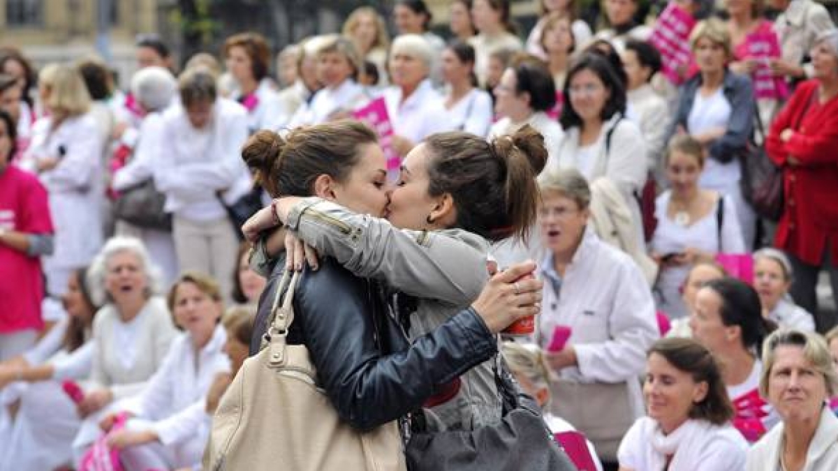 Corte di giustizia dell'Ue: obbligo di riconoscere i matrimoni gay celebrati in altri Stati membri