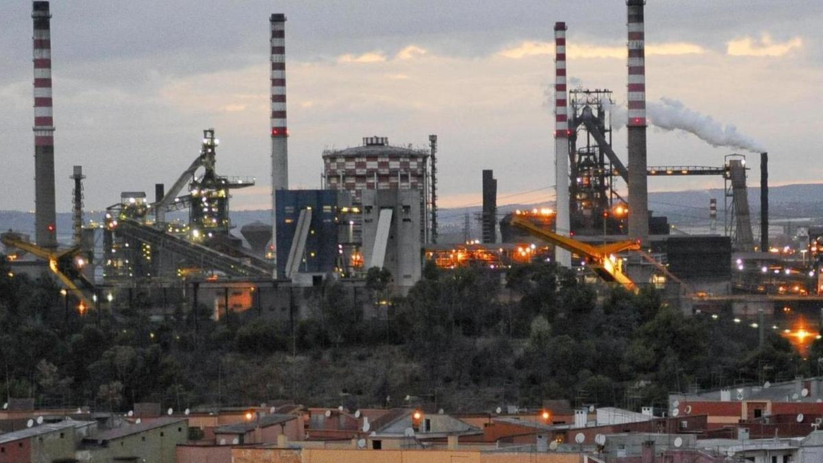 Crisi Ilva: sindacati chiedono intervento di Meloni per salvare acciaieria