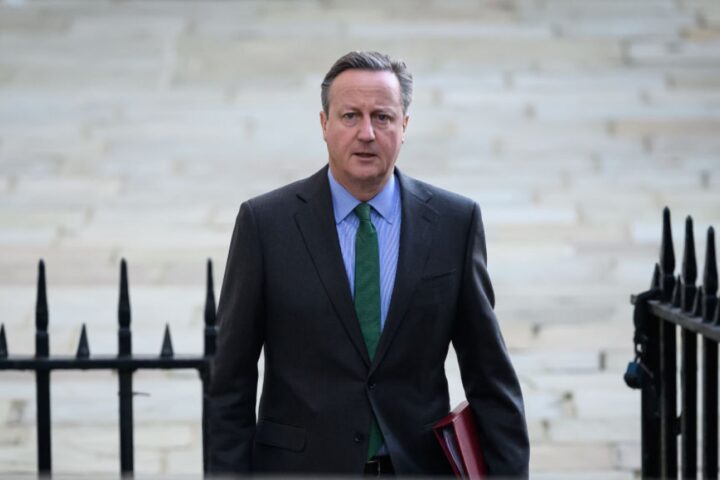 David Cameron rivela di avere un tumore alla prostata e lancia una campagna per la prevenzione