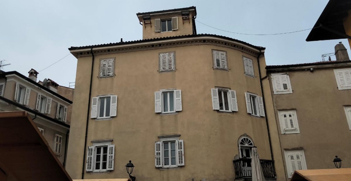 Donna uccide il figlio di 9 anni a Muggia, provincia di Trieste