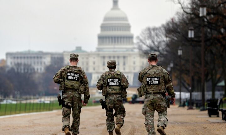 Due soldati feriti in un agguato a Washington: paura e allerta massima