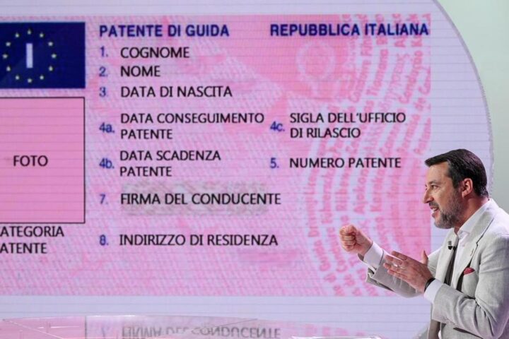 Falsificazione di patenti in Italia: organizzazioni criminali e 'gite' all'estero per ingannare