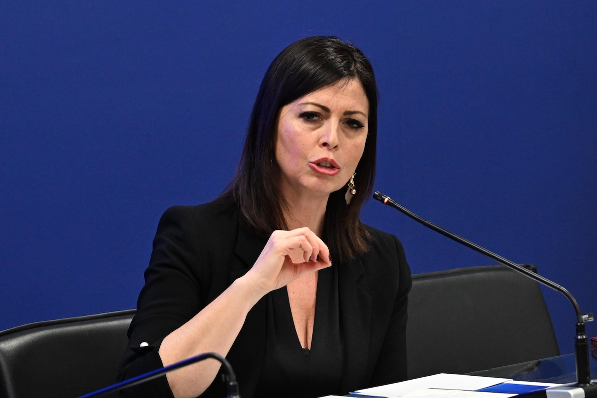 Floridia (M5s): «L'educazione sessuale deve essere accompagnata da quella digitale»