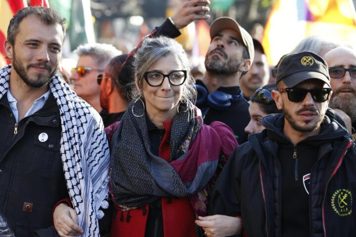 Francesca Albanese critica la stampa dopo l'assalto a La Stampa a Roma