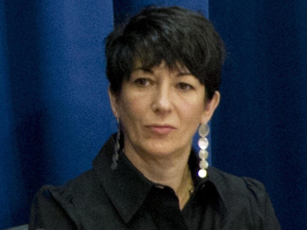 Ghislaine Maxwell gode di trattamenti speciali in prigione, ignora le accuse su Trump