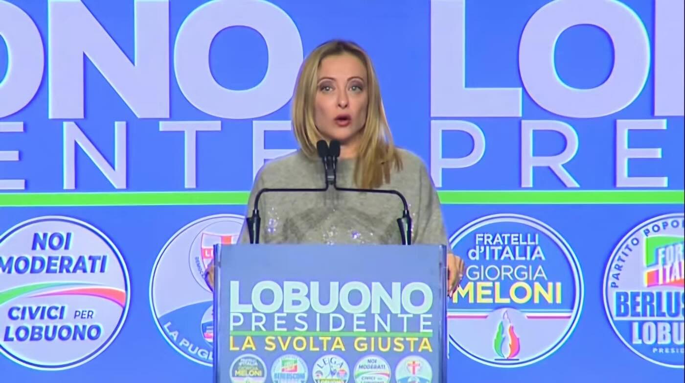 Giorgia Meloni a Bari: «La mia permanenza a Palazzo Chigi dipende solo dagli italiani»