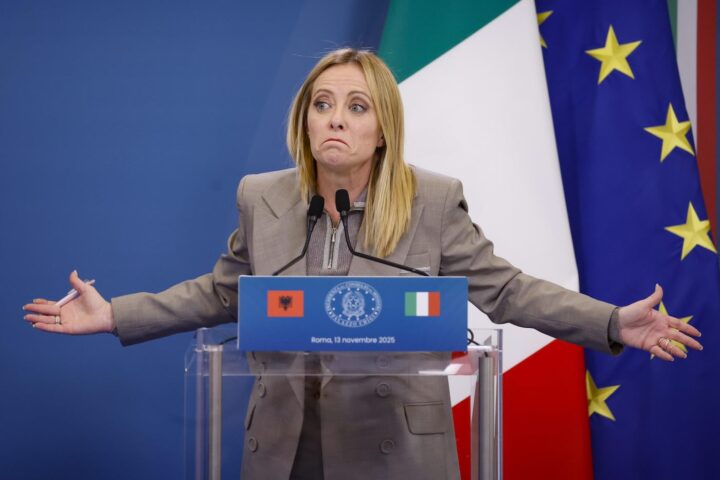 Giorgia Meloni avvia sondaggio sulla legge di bilancio dopo critiche di Istat e Banca d'Italia