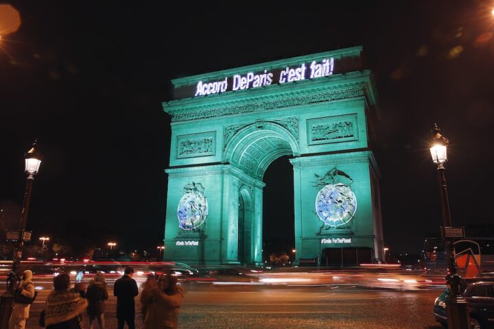 Il decennale dell'Accordo di Parigi: successi parziali e sfide imminenti nella lotta al cambiamento climatico