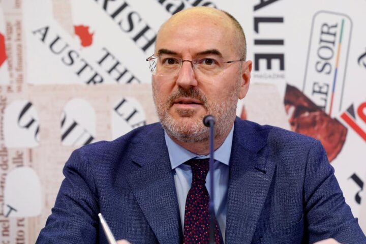 Il futuro dell'Italia in discussione: Orsina avverte, "le riforme alimentano le tensioni"