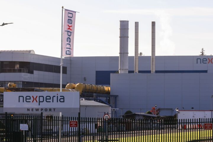 Il governo dei Paesi Bassi sospende il controllo su Nexperia, azienda di semiconduttori cinese