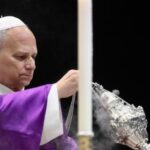 Il Papa celebra la messa nella chiesa armena a San Giorgio in Turchia