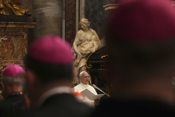 Il Vaticano riafferma che il sesso non serve solo alla procreazione, ma fortifica le relazioni monogame