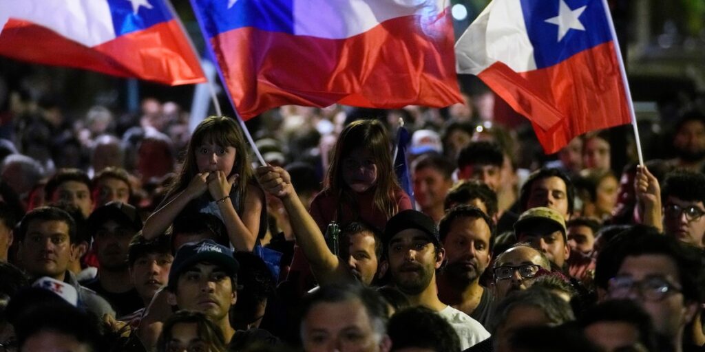 In Cile Jara e Kast al ballottaggio per la presidenza, il voto si terrà il 14 dicembre