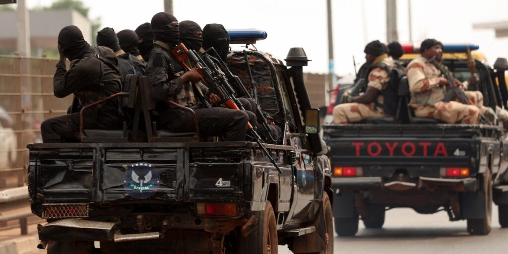In Guinea-Bissau il generale Horta Nta Na Man giura come presidente di un governo di transizione dopo il colpo di stato