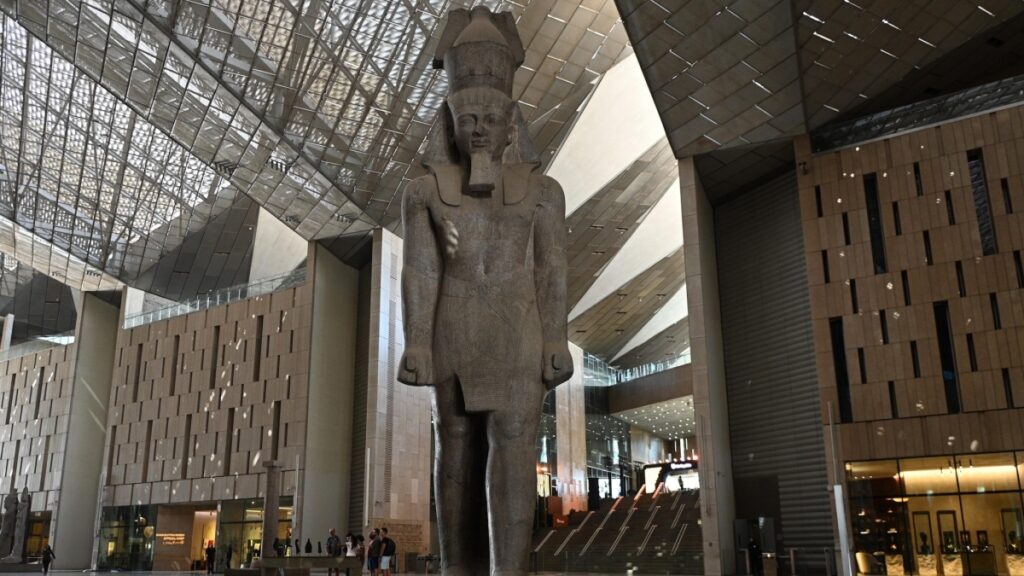 Inaugurazione del Gran Museo Egizio al Cairo: il più grande al mondo per rilanciare economia e turismo