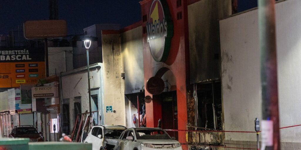 Incendio in un supermercato a Hermosillo, 23 morti e 12 feriti