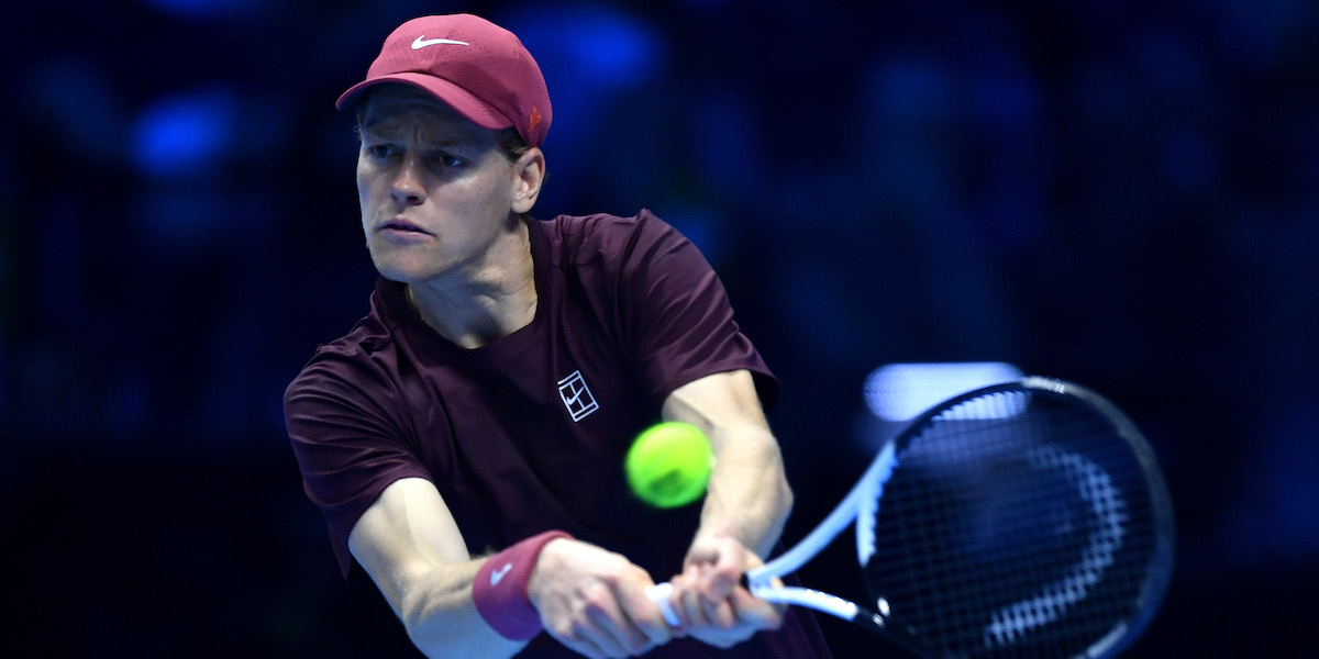 Jannik Sinner avanza in semifinale delle ATP Finals dopo aver battuto Zverev a Torino