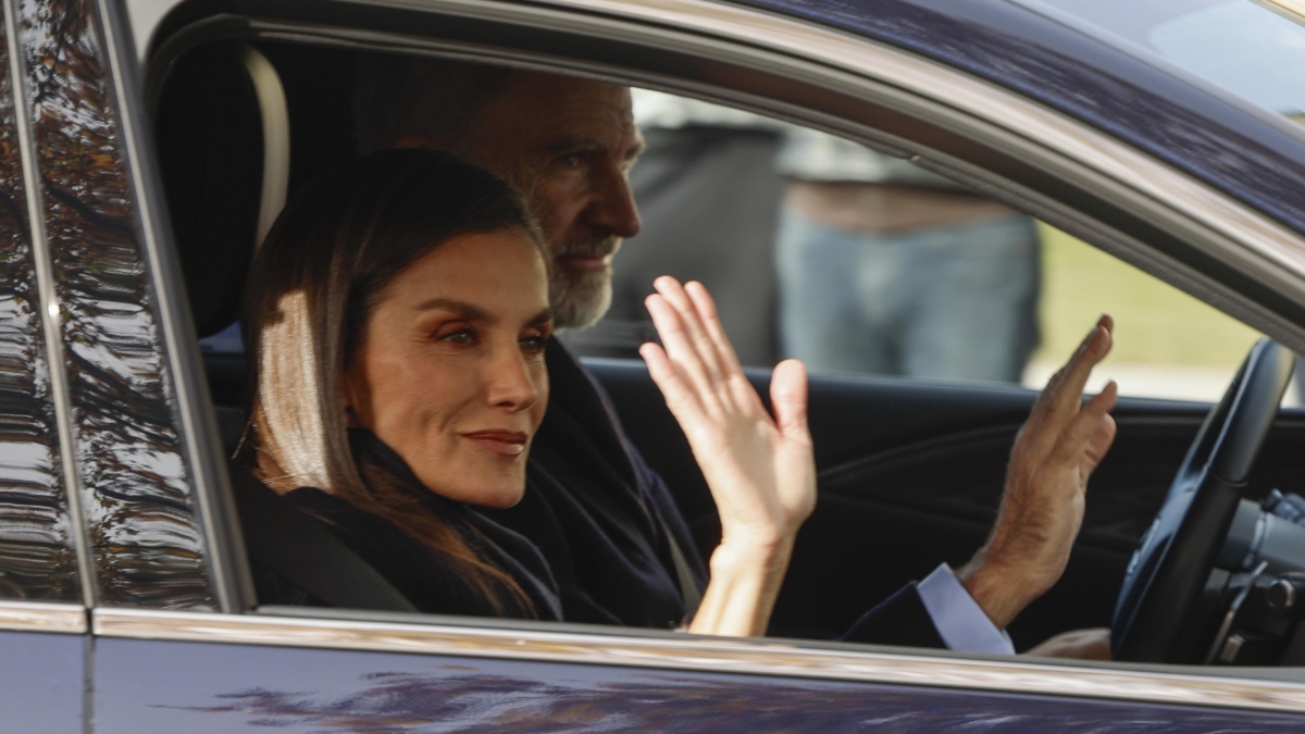 Juan Carlos e re Felipe si riuniscono a Madrid con la giovane Leonor mentre la monarchia spagnola gode del 55% di consenso