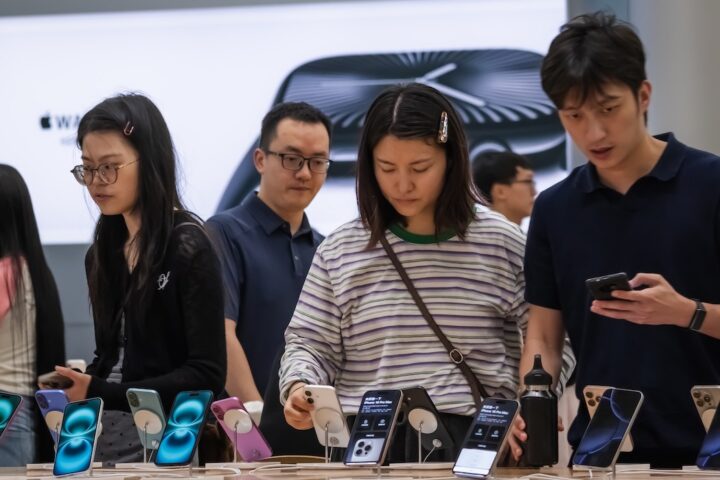 La Cina costringe Apple a rimuovere due app di incontri gay dall'App Store