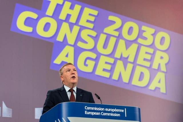 La Commissione Ue presenta l'Agenda dei consumatori 2030 per garantire protezione e competitività