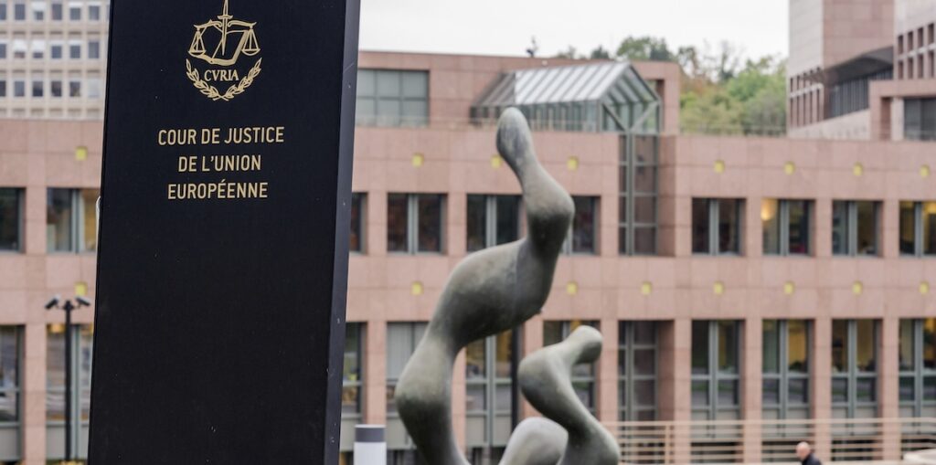 La Corte di Giustizia dell'Unione Europea stabilisce il riconoscimento dei matrimoni tra persone dello stesso sesso nell'UE