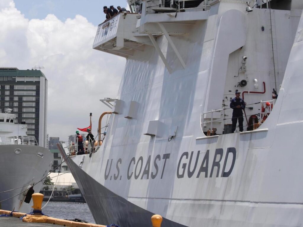 La Guardia costiera degli Stati Uniti ridefinisce il simbolo della svastica come «potenzialmente divisivo»