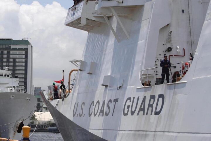 La Guardia costiera degli Stati Uniti ridefinisce il simbolo della svastica come «potenzialmente divisivo»