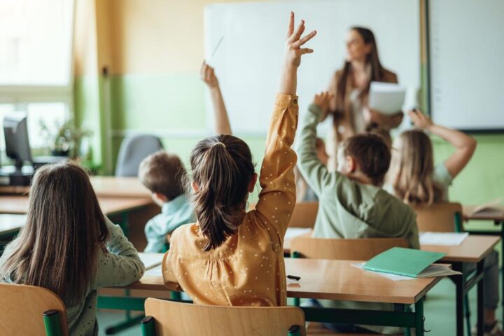 La Lega modifica la legge sull'educazione sessuale: consensuale anche per le medie, esclusi i minori senza autorizzazione dei genitori