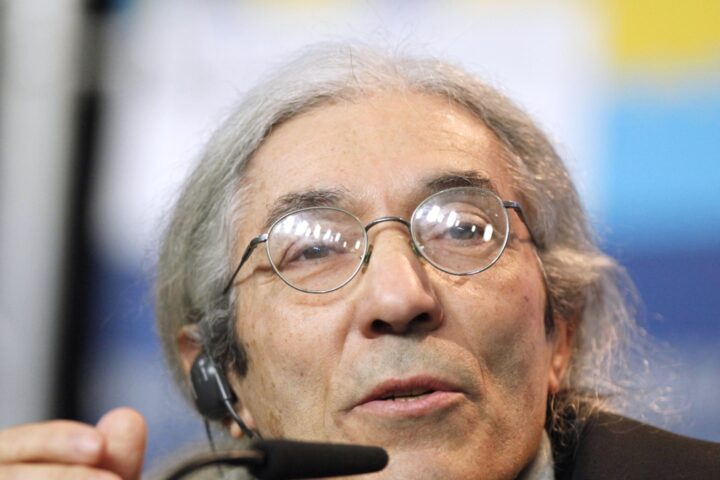 L'Algeria concede la grazia allo scrittore Boualem Sansal, trasferito in Germania per cure mediche