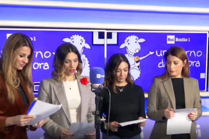 Le deputate di FdI, Avs, M5S e Forza Italia leggono in diretta insulti sessisti durante la Giornata contro la violenza sulle donne