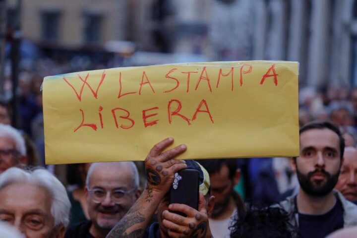 L'editoria italiana in difficoltà: la politica è chiamata a intervenire per colmare il vuoto