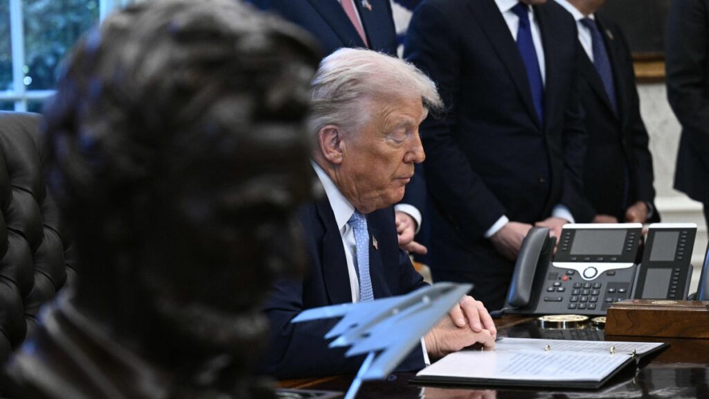 Leon Panetta: «L'Europa deve confermare il suo sostegno all'Ucraina, con o senza Usa»