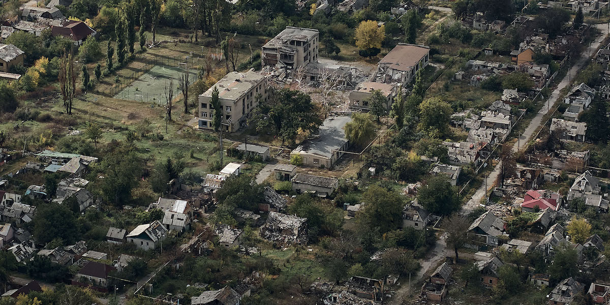 L’esercito russo avanza a Pokrovsk, ma la resistenza ucraina continua