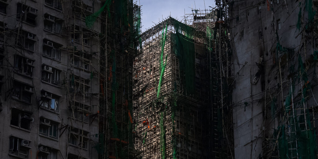 L'incendio a Hong Kong è stato spento: il bilancio dei morti sale a 128