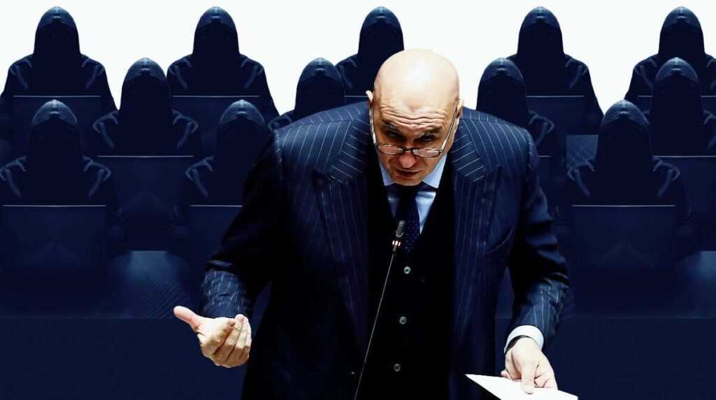 L'Italia è già in guerra: Crosetto avverte sui rischi degli attacchi iberdi da Mosca