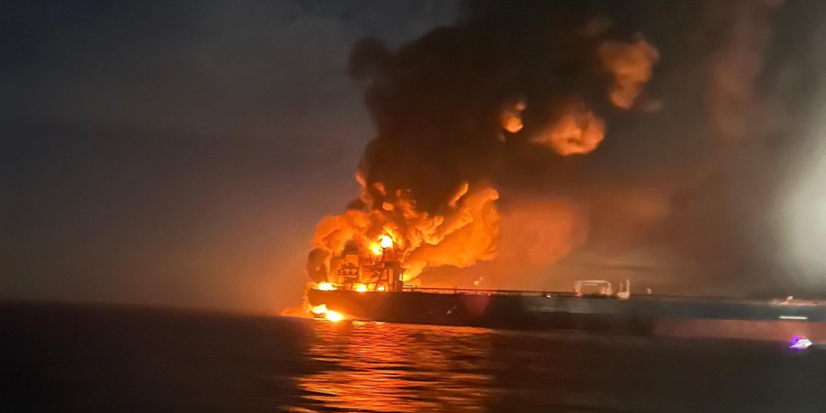 L'Ucraina attacca due petroliere russe nel mar Nero utilizzando droni marini