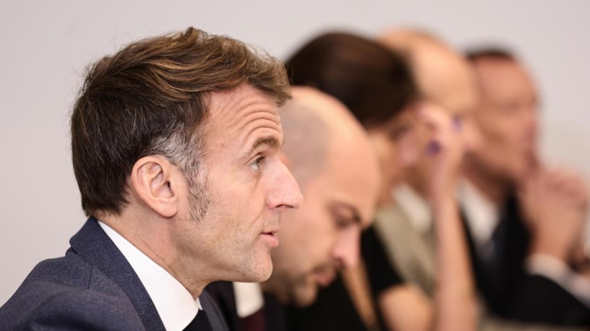 Macron presenta il progetto di un servizio militare volontario di 10 mesi a Varces