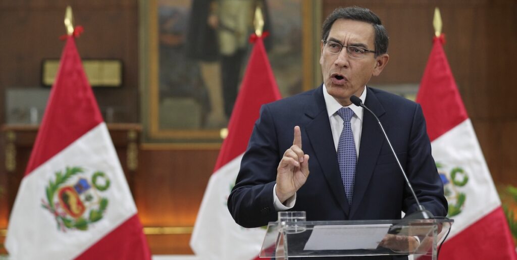 Martin Vizcarra, ex presidente del Perù, condannato a 14 anni per corruzione