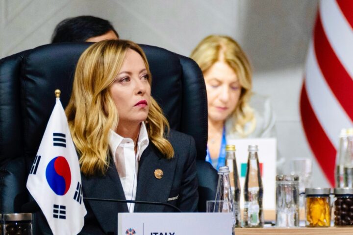 Meloni sul piano di Trump per l'Ucraina: «Serve una pace giusta, lavoriamo con europei e Stati Uniti»