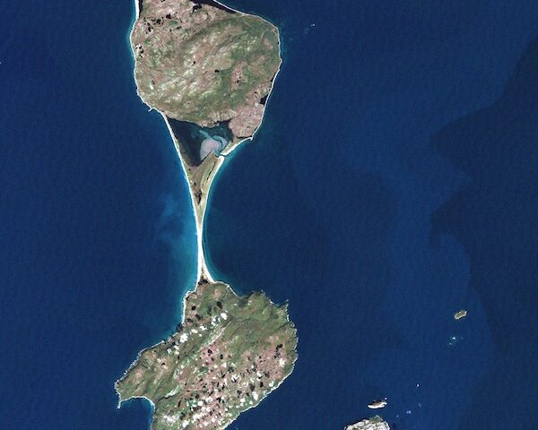 Miquelon-Langlade affronta il rischio allagamento: solo cinquanta residenti accettano di trasferirsi